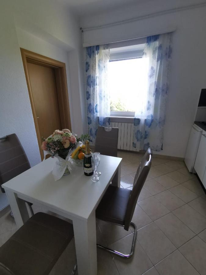 Apartment Cirko Kaštela Eksteriør billede