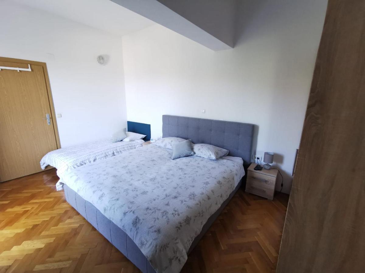 Apartment Cirko Kaštela Eksteriør billede