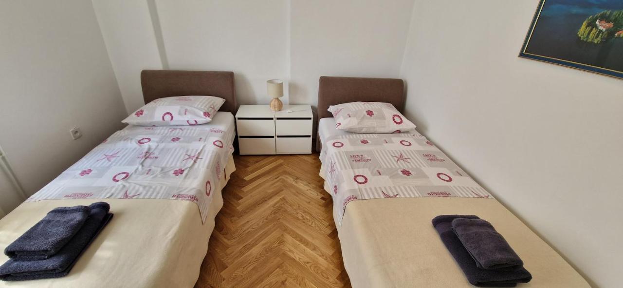 Apartment Cirko Kaštela Eksteriør billede