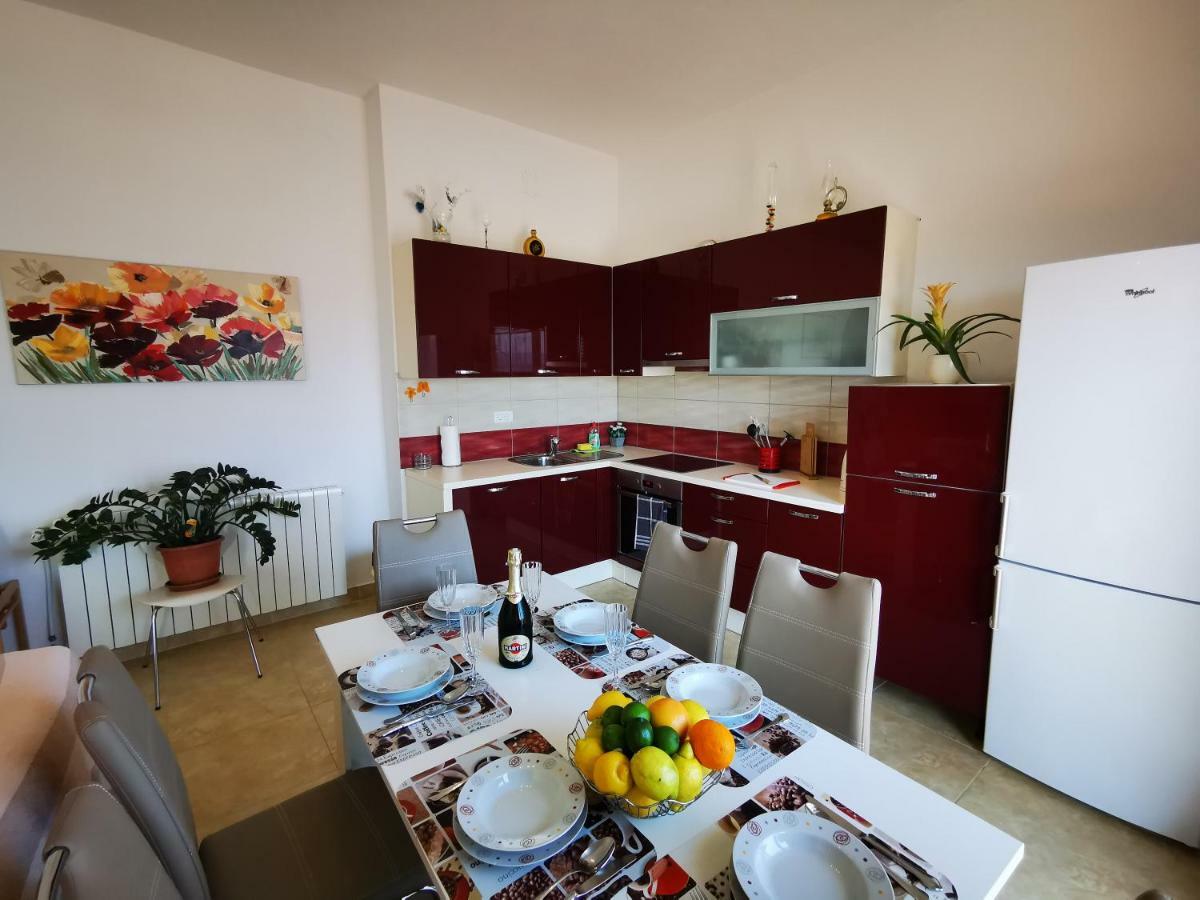 Apartment Cirko Kaštela Eksteriør billede